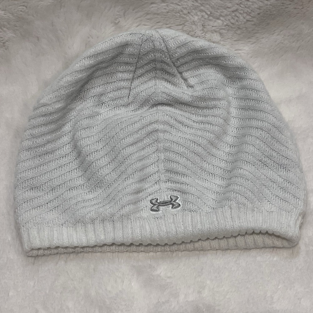 Under Armour Hat Beanie Womens White Textured Knit Lined Winter Warm Soft Cozy‎